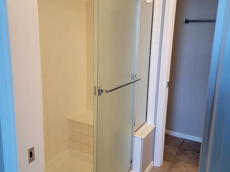 911 Foxtail Ct — Photo 10