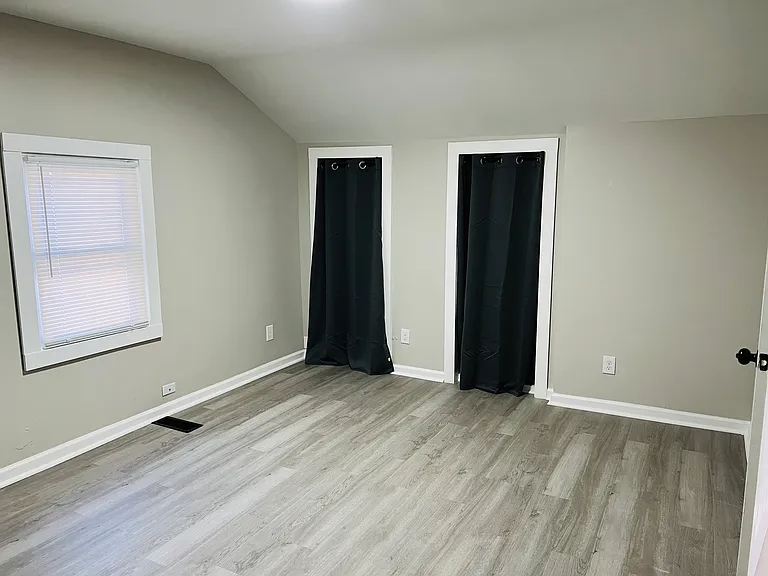326 S 43rd St — Photo 25