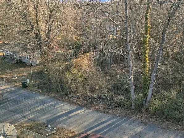 214 Wilson St, Greer, SC 29651