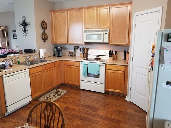 3rd image of 559 Macgregor Dr