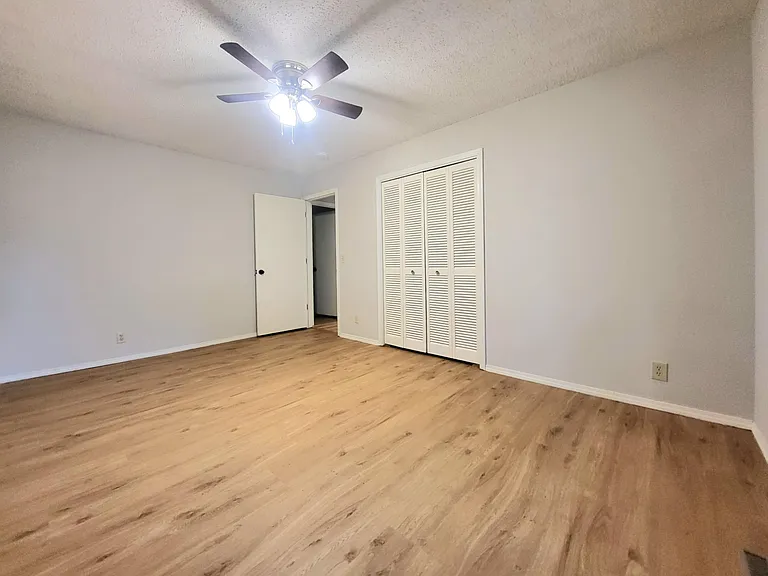 3232 S Roanoke Ave — Photo 8