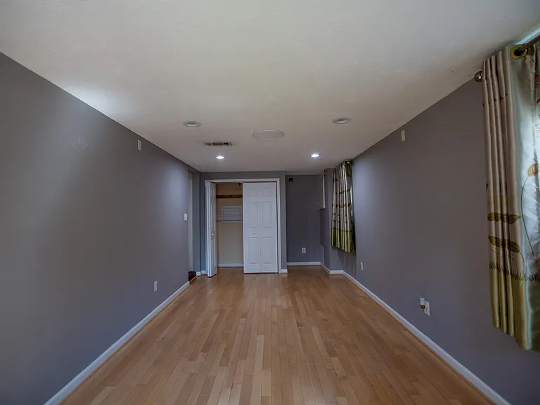 Downstairs bedroom 4 (Walkout Basement)