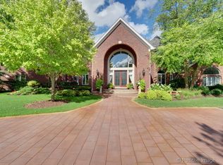 15W344 60th St, Burr Ridge, IL 60527