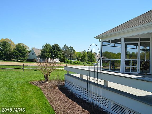 4th image of 28528 Clubhouse Dr