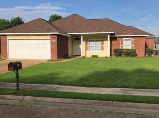 211 Kirkwood Dr, Clinton, MS 39056