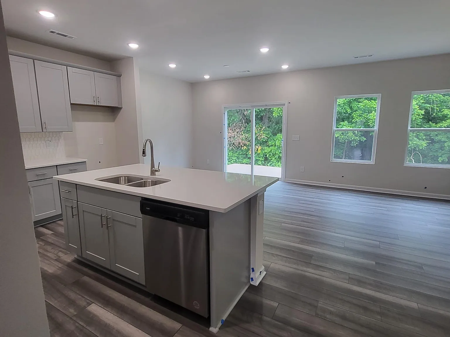 7119 Stratified Ct — Photo 2