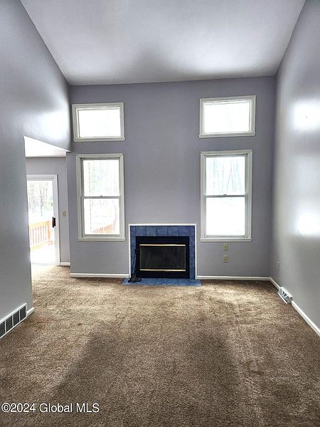 5th image of 579 Highwood Circle
