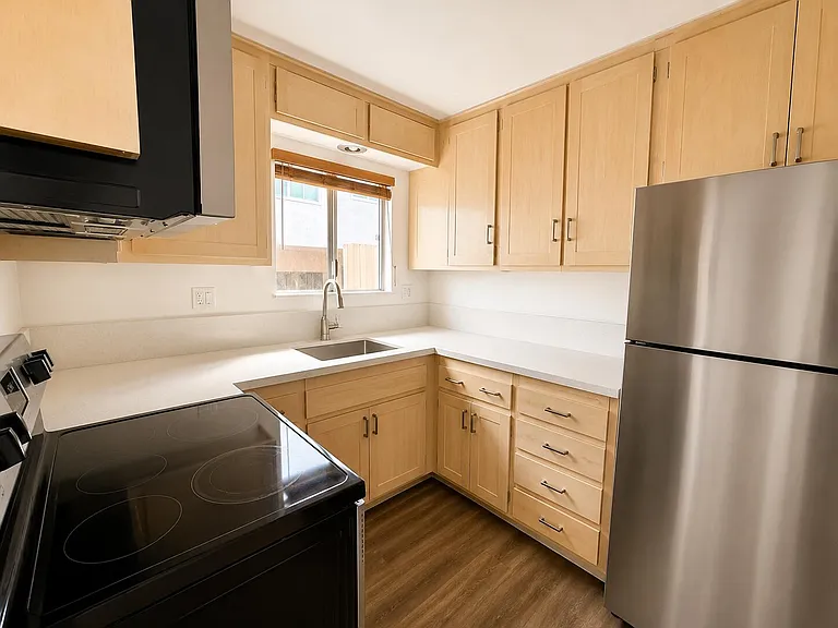 521 E Arrellaga St #1 — Photo 3