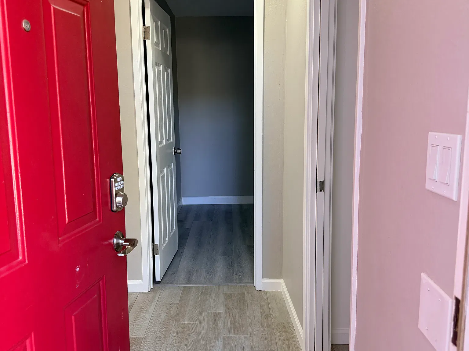 3 bed, 1200 sqft, $3,200 — Photo 2