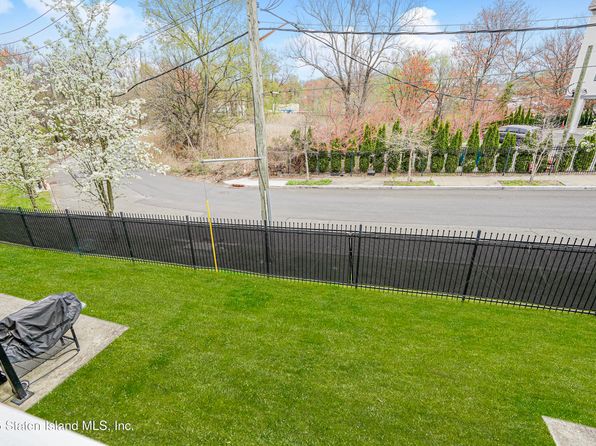 68 Tiller Ct, Staten Island, NY 10309