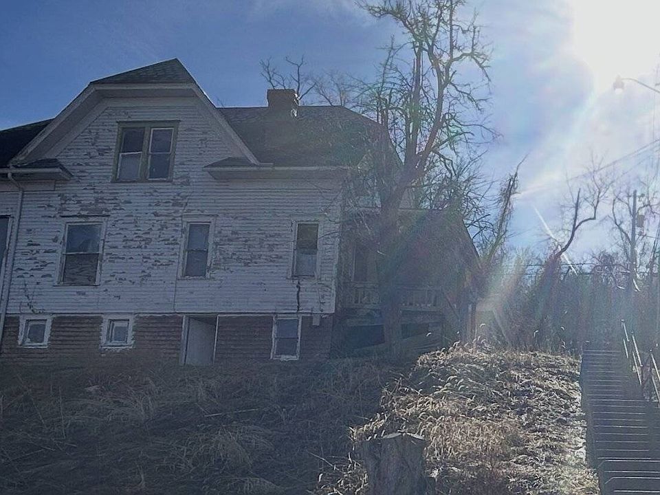 2nd image of 96 Bridge St
