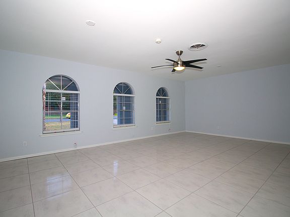 3rd image of 1300 Oriole Avenue