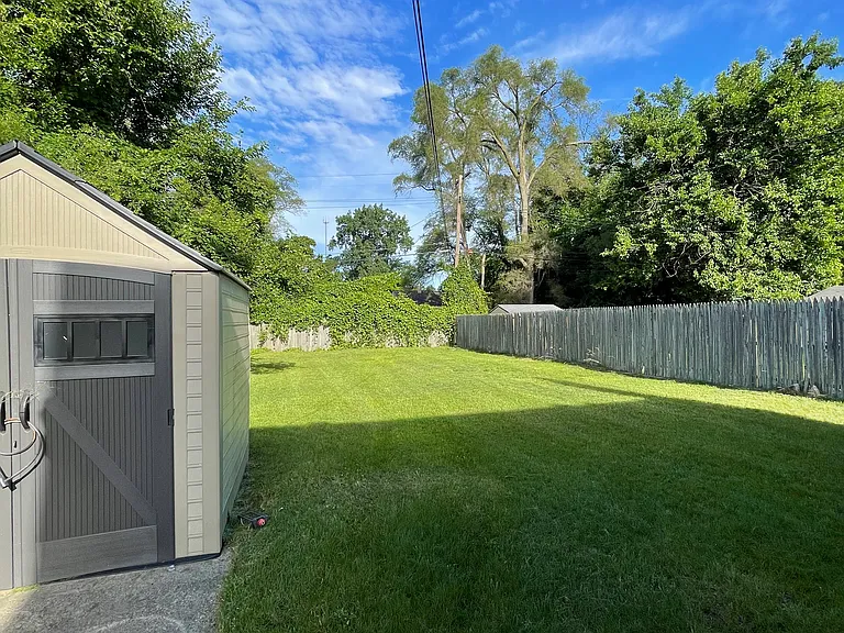20807 Reimanville Ave — Photo 11