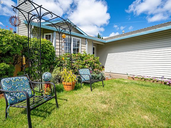 5th image of 5032 SE 52nd Pl