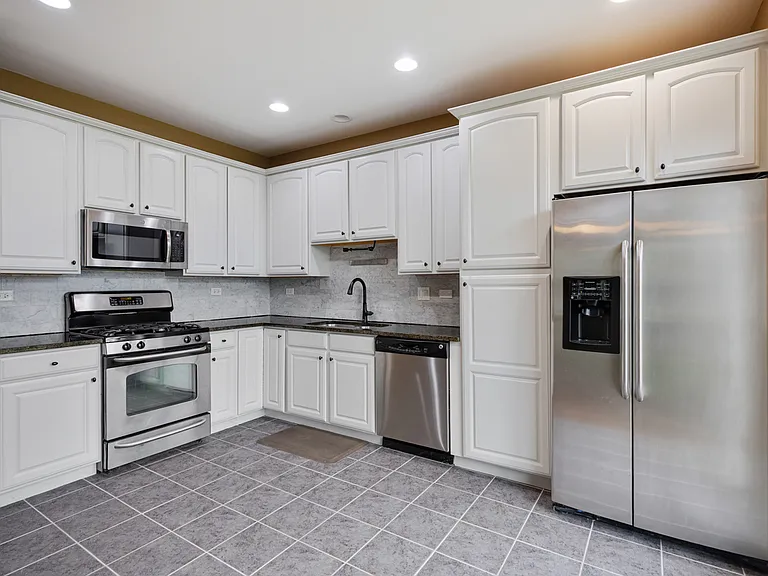 407 Bluegrass Pkwy — Photo 9
