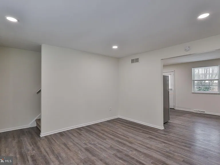 305 S Warminster Rd #B2 — Photo 5