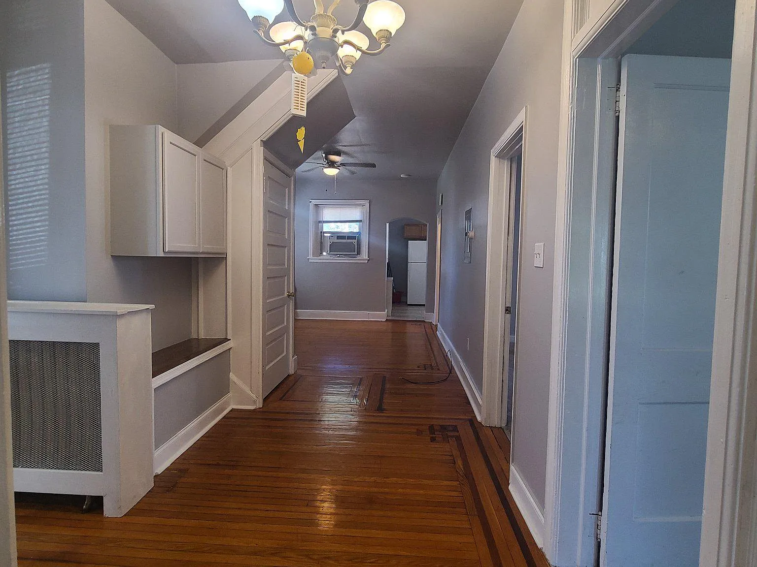 3 bed, 1.0 bath, 2490 sqft, $2,100 — Photo 4