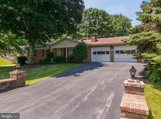 13914 Eden Dr, Hagerstown, MD 21742