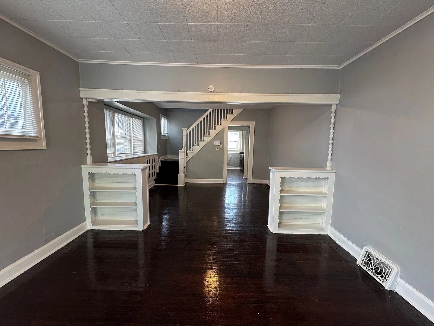 Emerson Heights 2 Bedroom 1 Bath with Central Air — Photo 3