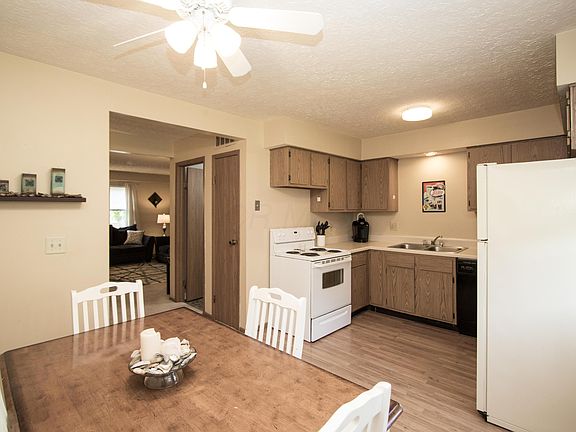 3rd image of 2416 Hannaway Ln