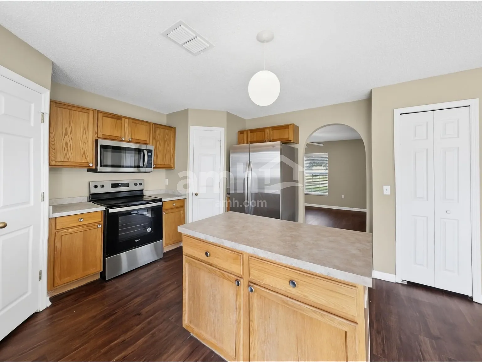 4 bed, 2.5 bath, 2224 sqft, $2,940 — Photo 3