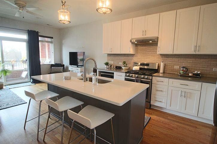 1st image of 3823 N Southport Ave #3F