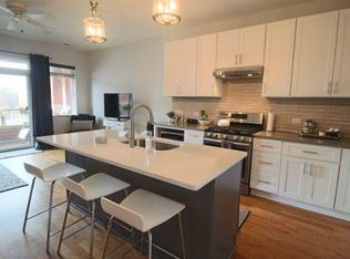 3823 N Southport Ave #3F, Chicago, IL 60613