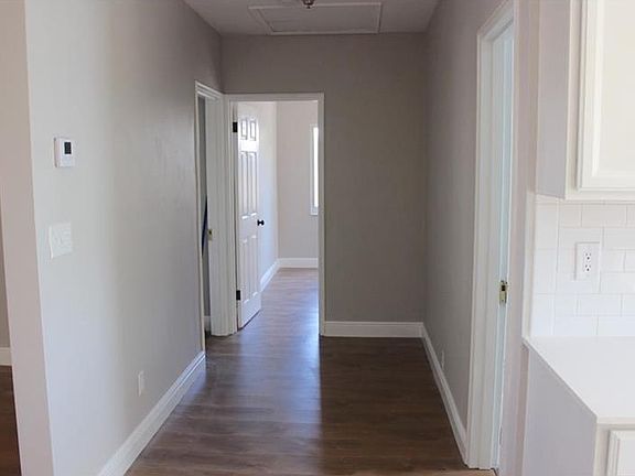 3rd image of 608 S 26th Ave