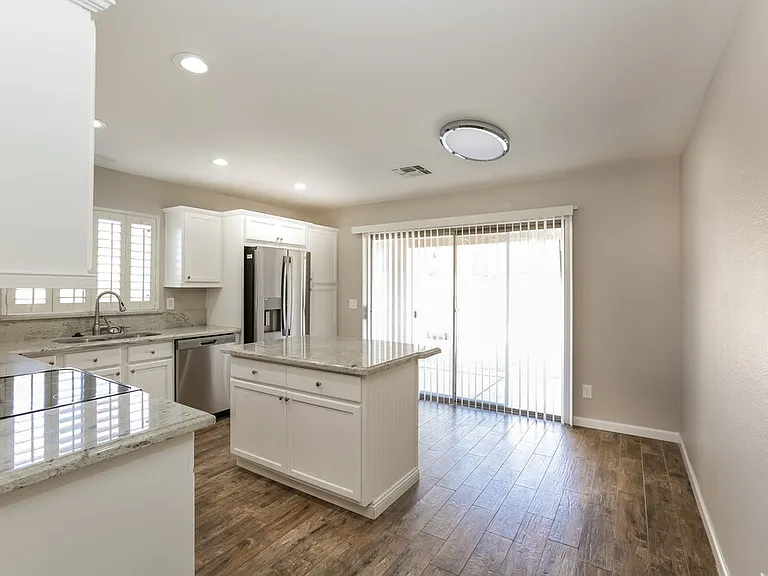 10898 W Alvarado Rd — Photo 9