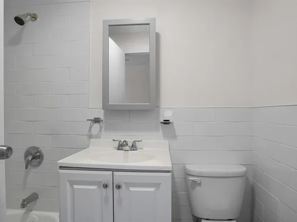 681 Rhinelander Avenue image 17 of 29