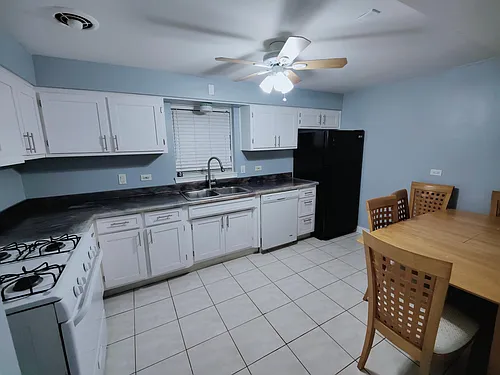 2325 N 75th Ave #BASEMENT Photo 1