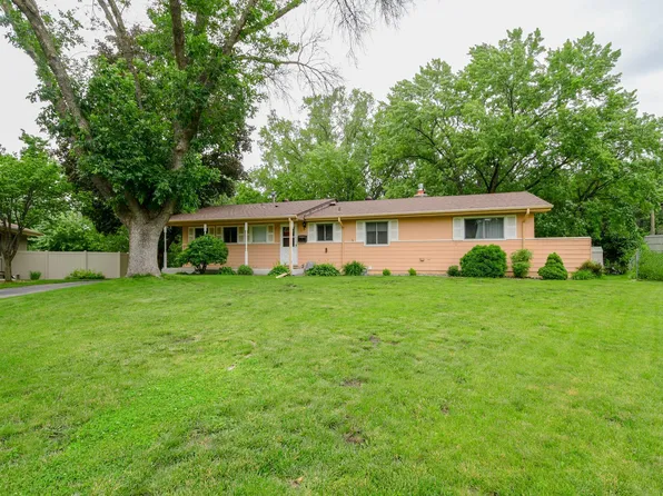 8737 Harrison Cir, Bloomington, MN 55437