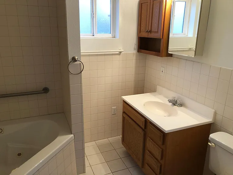 7425 Sky Court Cir NE — Photo 12