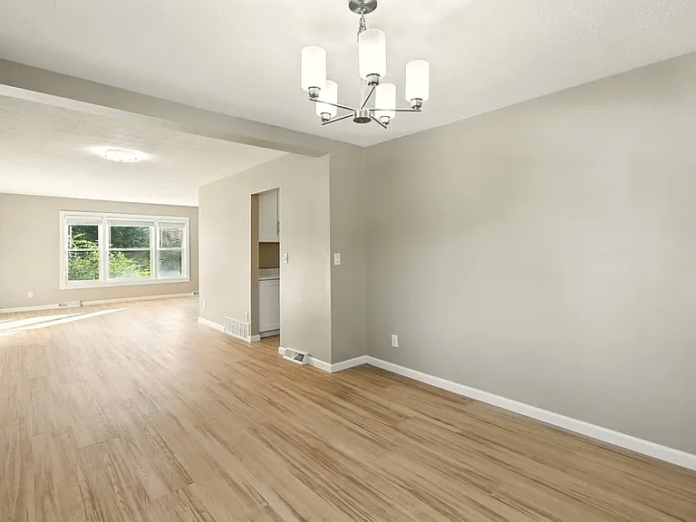 2380 Croydon Rd — Photo 31