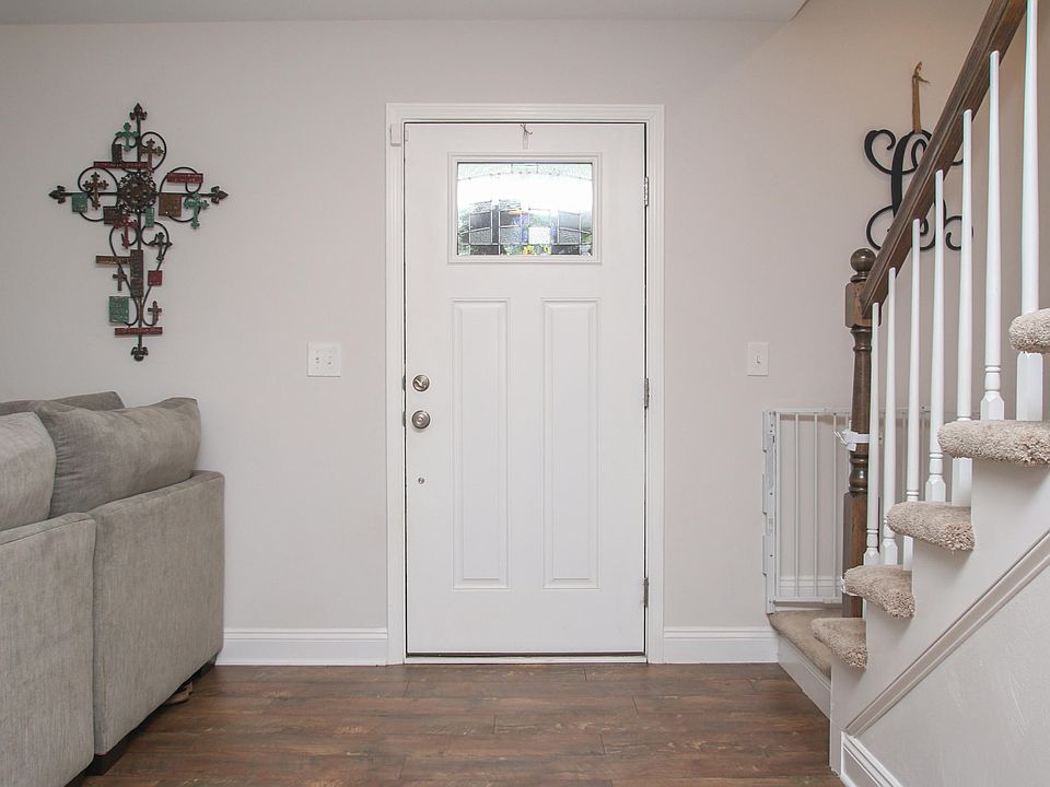 1st image of 702 Bradford Cir
