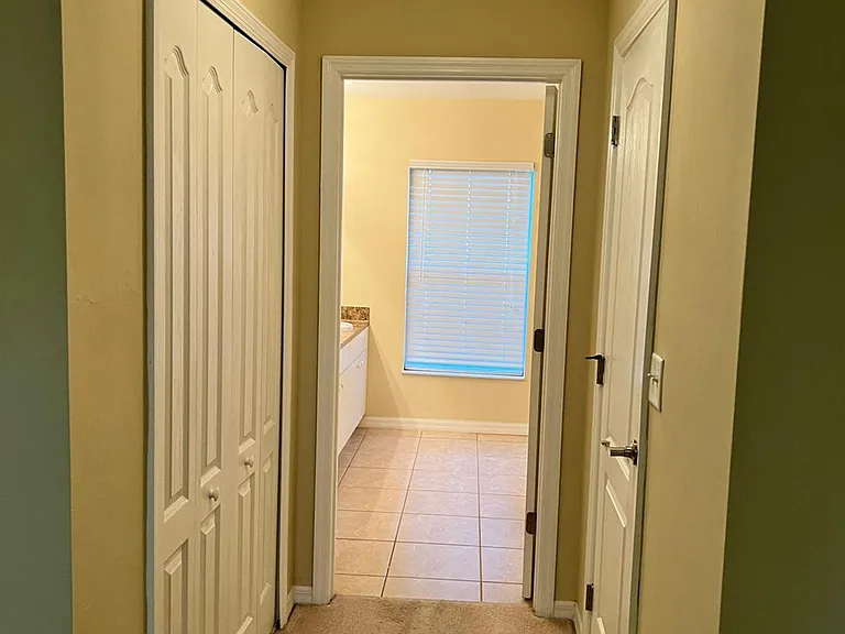 1214 NE 19th Ct — Photo 11