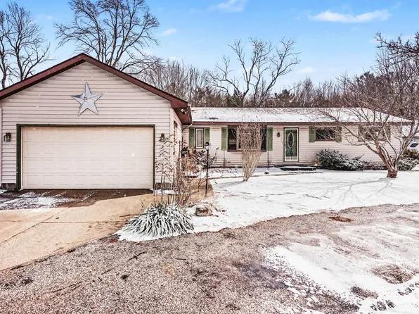 5686 Davis Rd, Muskegon, MI 49441