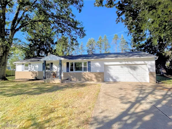 3929 Broad Vista St NW, Uniontown, OH 44685