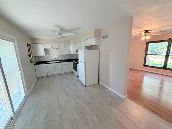1002 W Saunders St, Mount Pleasant, IA 52641