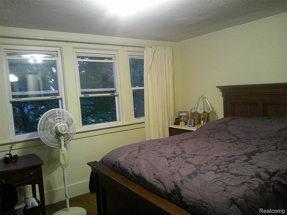 5th image of 28710 Revere Ave