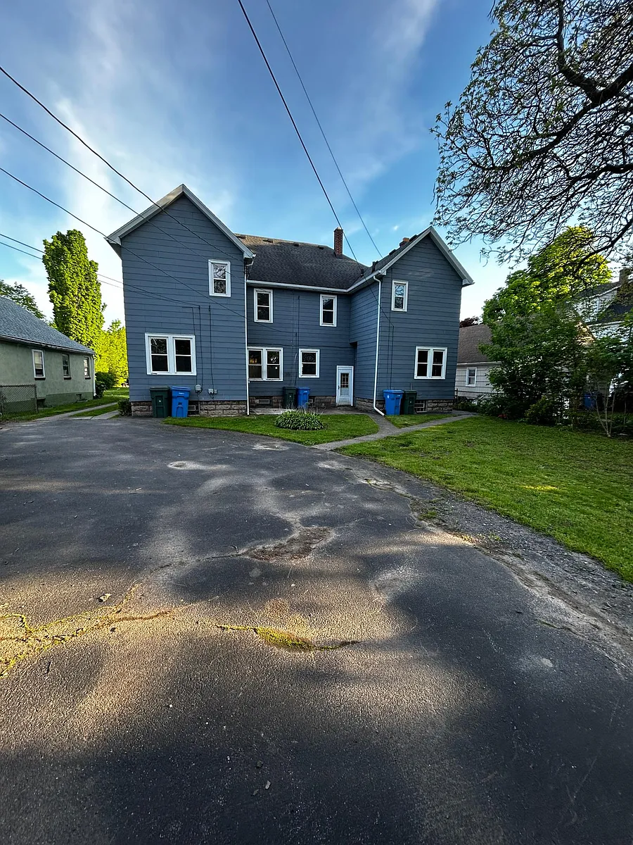 Building Photo - 80 Spruce Ave #80