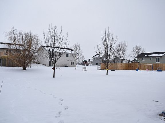 2nd image of 517 Frankfort Way