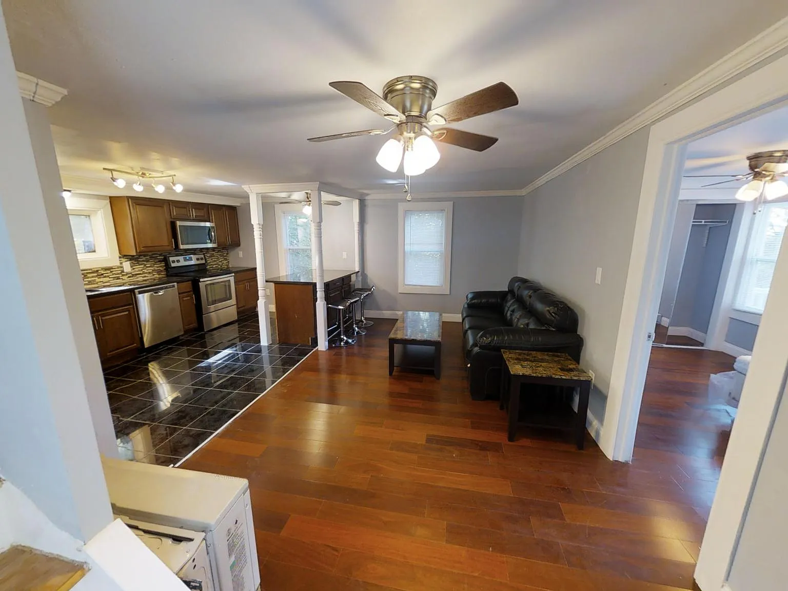 3 bed, $2,325 — Photo 4