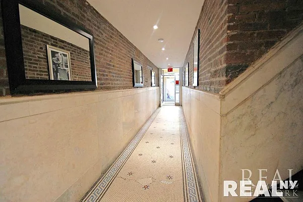 Rented by REAL New York | media 15