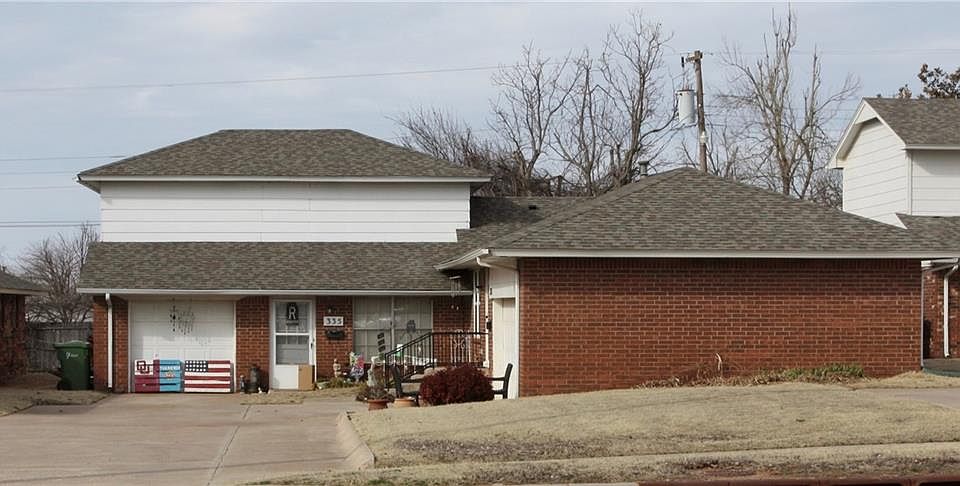 1st image of 301 W Vandament Ave