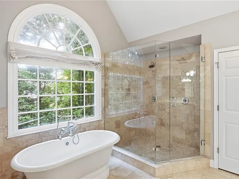 4563 Fountain Dr NE — Photo 23