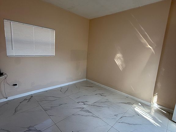 4th image of 1020 N 18th Ct APT 202