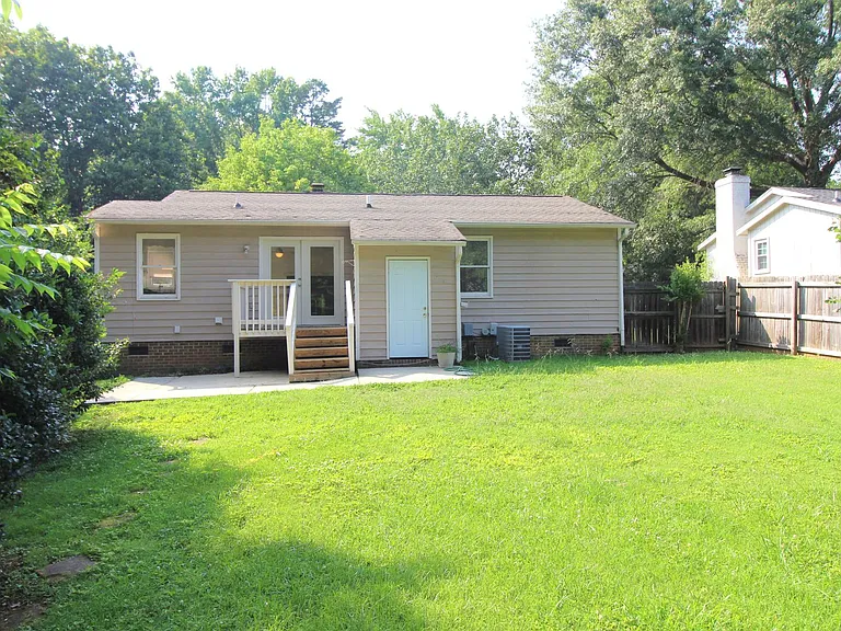 3032 Chenango Dr — Photo 23