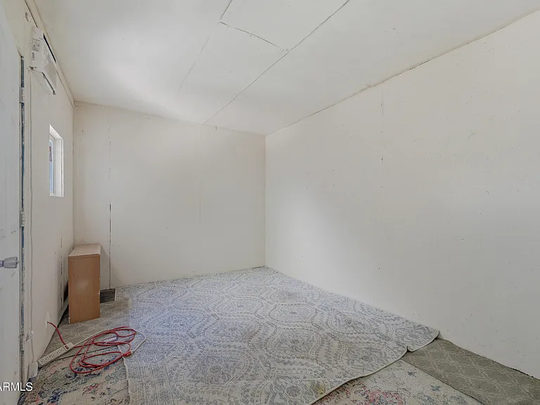 2524 S 89th Ln — Photo 34