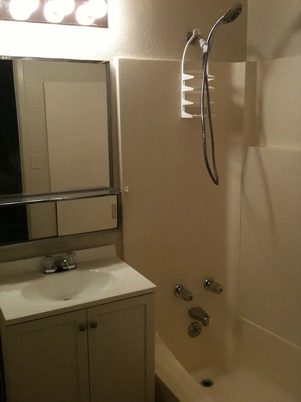 2521 N Center St — Photo 2
